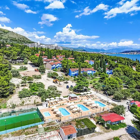 Medena-3 By Interhome * 트로기르