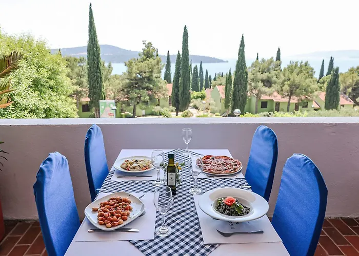 Medena-3 By Interhome * Трогир